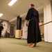 Indossano la hakama, lindumento tradizionale del guerriero giapponese, una sorta di larga gonna-pantalone lunga fino alle caviglie e stretta in vita da una fascia, che facilitava la seduta a cavallo